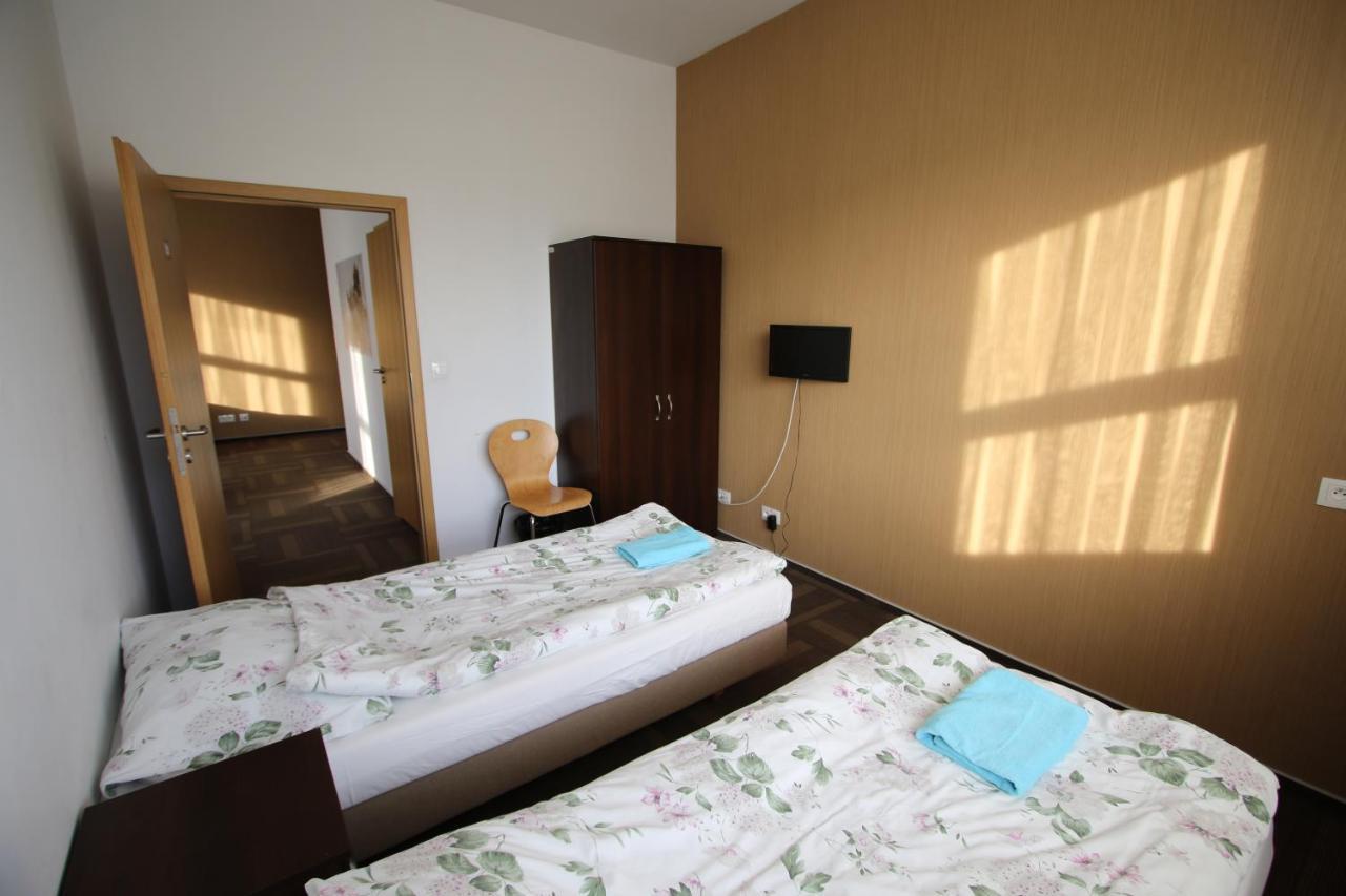 Hipodrom Hostal *